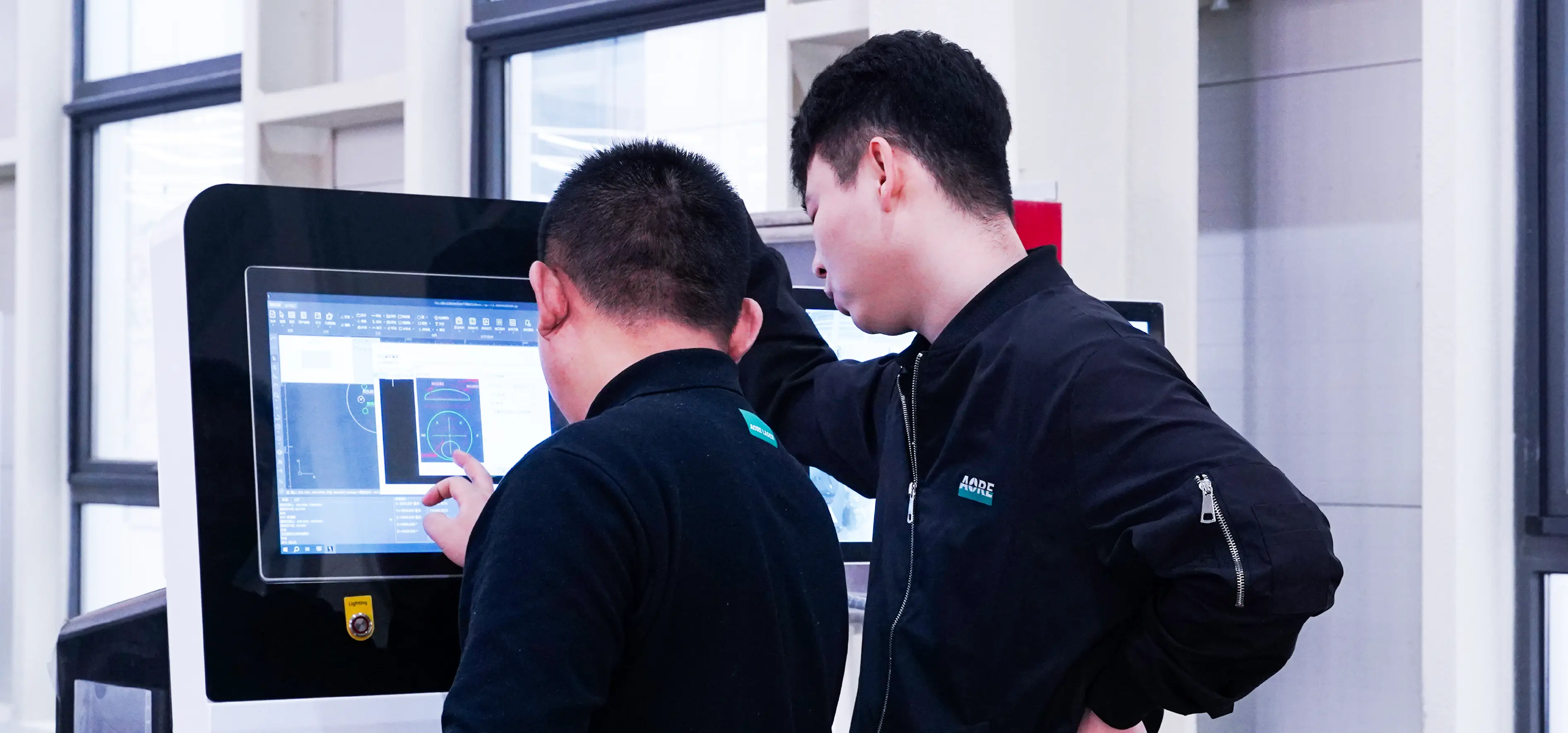 Fiber lazer kesim makinesinin kurulumu ve devreye alınması.webp